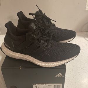 Ultra boost ltd size 7 1/2